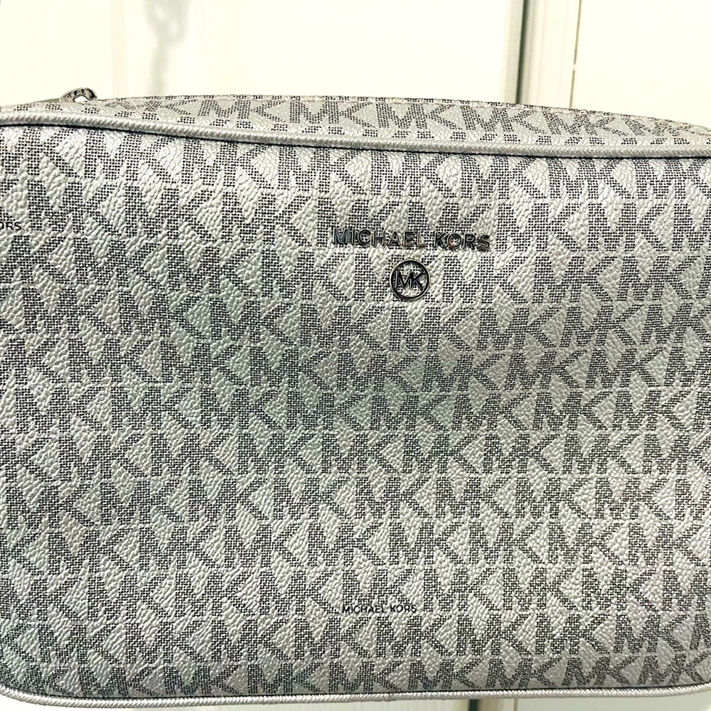 Michael Kors Silver Bag. Brand New.